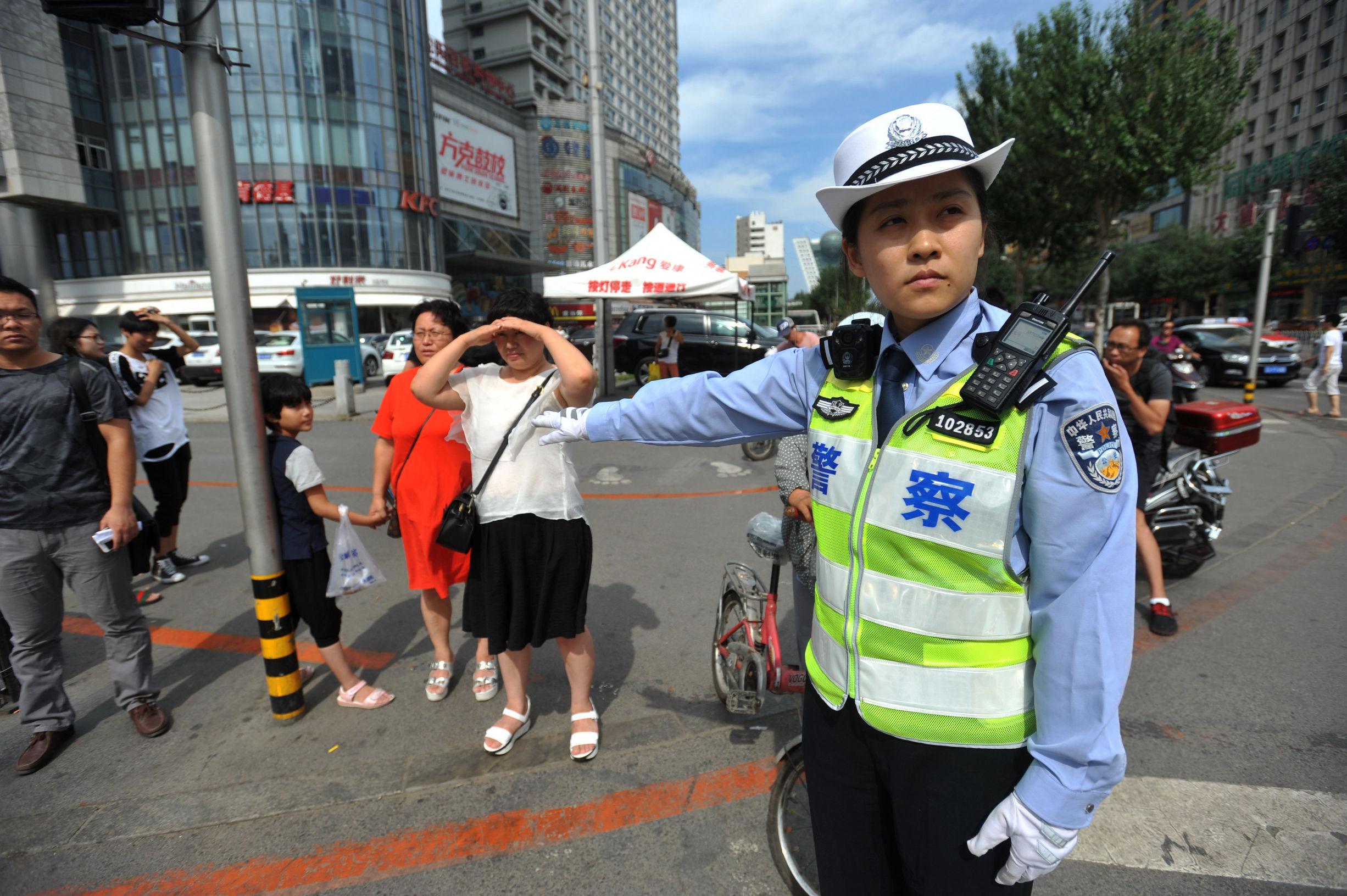 警方大力追缉隐患罪犯, 受挫流血切记惹是非