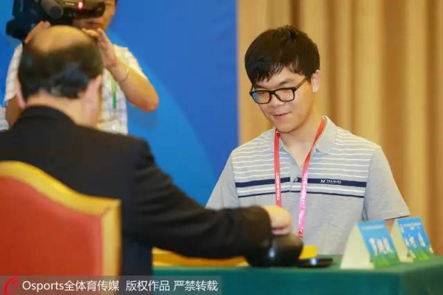 柯洁退赛无缘中国围棋冠军，回应赛事受挫