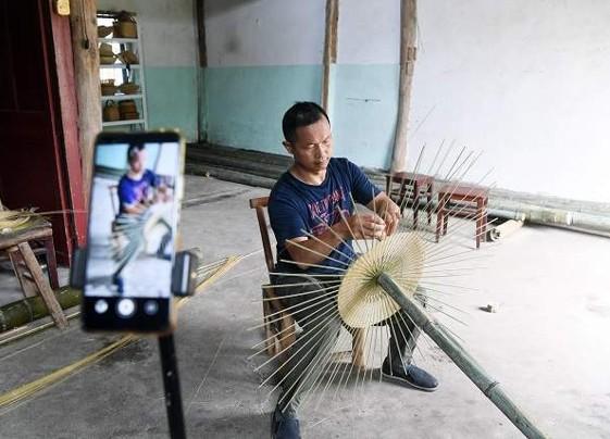 李子柒非遗中国年封面，传统与现代的艺术结晶